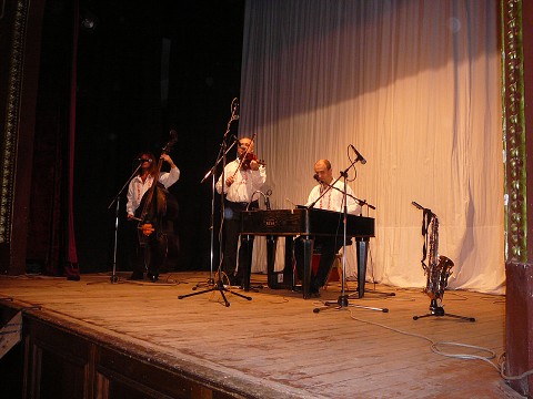 img00003.jpg