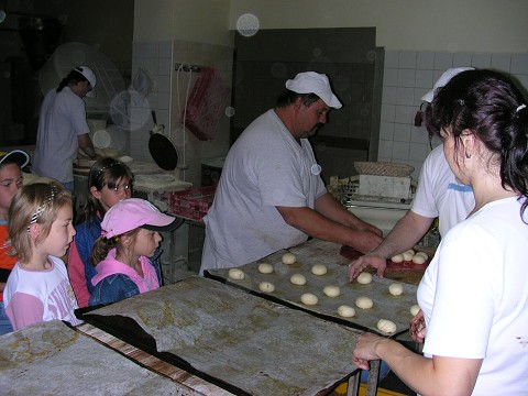 img00002.jpg